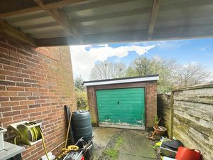 Photo 33- click for photo gallery